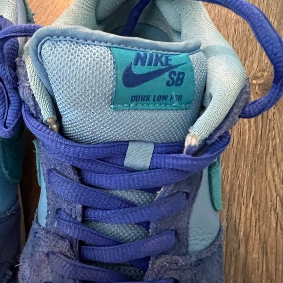 Gently used- Nike SB Dunk Low
Blue Raspberry Size 7 Men – Rare Fruit Pack - Picture 3 of 10